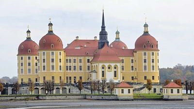 Pohádka se natáčela na zámku Moritzburg nedaleko Drážďan. 
