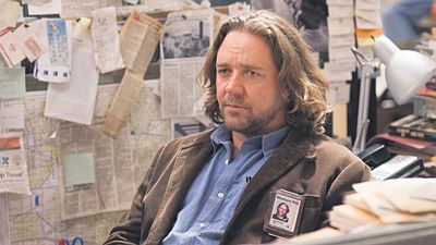Russell Crowe jako zarostlý ideál novináře.