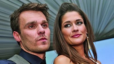 Leošovo srdce teď patří modelce Petře Faltýnové (34). Ta má s manželem, podnikatelem Šimonem Šteklem, dceru Adrianu. V prosinci Leoš moderoval křest Petřina erotického kalendáře. 