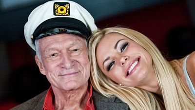 Hefner s Harrisovou na snímku před dvěma lety. 