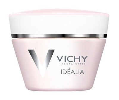 Ideální péče od Vichy Idealia může být tím pravým dárkem nejen na Valentýna. Díky svému krásnému růžovému balení a vynikající účinnosti na okamžité projasnění, vyhlazení, výživu a hydrataci pleti. 