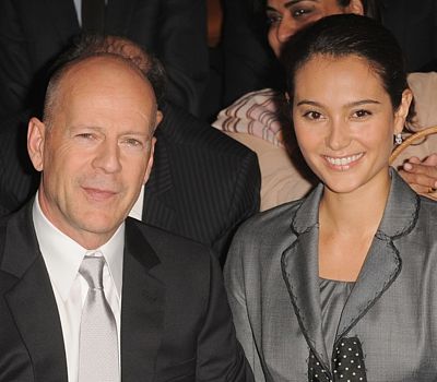 Bruce Willis má čtyři dcery, tři s bývalou ženou Demi Mooreovou, poslední dceru mu loni v jeho 56 letech porodila jeho nová manželka Emma Hemmingová (na snímku).
