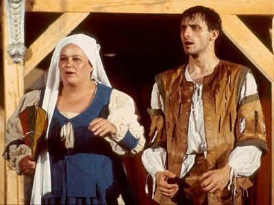 S Radkem Holubem v legendární inscenaci Romeo a Julie na pražském Hradě z roku 1994. 