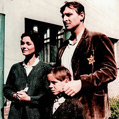 V dramatu Karla Kachyni Smrt krásných srnců (1986) po boku Karla Heřmánka. 