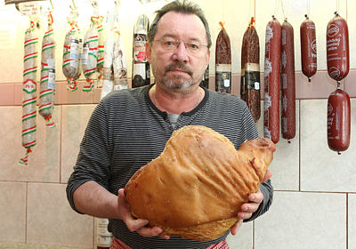 „Nechci říct, že chci opět Čechy naučit jíst uzeninu. Oni ji jedli vždycky,“ říká Hynek Cibulka s tím, že teď by ale mohla být kvalitnější. 