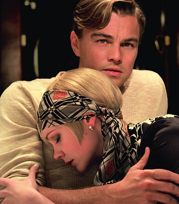 Jako Jay Gatsby ve filmové adaptaci slavného Fitzgeraldova románu Velký Gatsby aspiruje na další oscarovou nominaci. Stejně jako jeho partnerka Carey Mulliganová. 