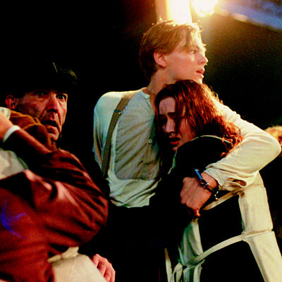 Titanic (1997) udělal z mladého herce světovou star. Se svou tehdejší filmovou partnerkou Kate Winsletovou se dodnes přátelí. 
