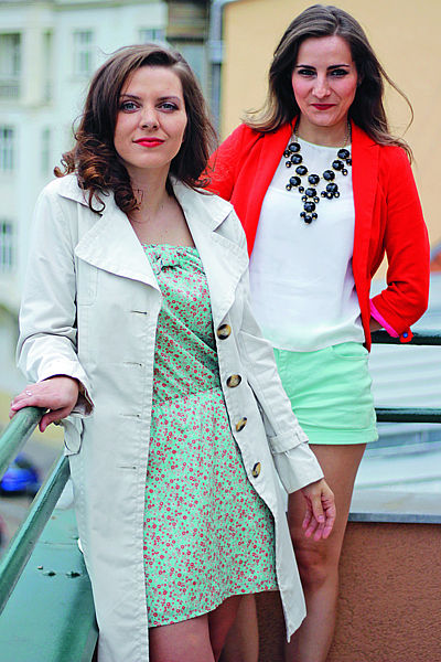 Daniela Štěruská a Petra Kovářová ze společnosti Surrealis považují za výhodu, že nejsou „kované“ reklamními agenturami. 