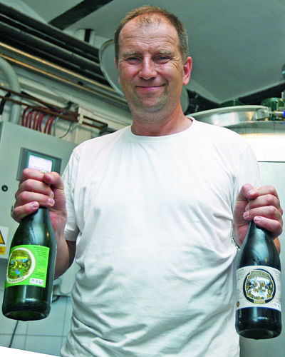 Matuškovi dodávají pivo svým odběratelům v sudech nebo lahvích. Výčep na jejich chalupě chybí, což Martin Matuška nepovažuje za nevýhodu. 