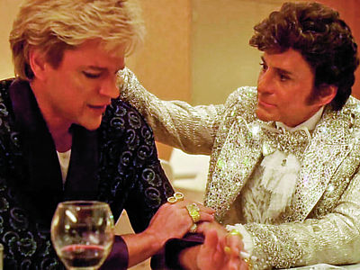 Za životopisné hudební milostné drama Liberace! jsou s Michaelem Douglasem nominovaní na cenu Emmy. 