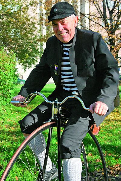 Jako vášnivý cyklista se Pavel Pafko pravidelně účastní akcí Českého klubu velocipedistů, na nichž jezdci sedlají současné repliky vysokých kol i cenná kola historická.