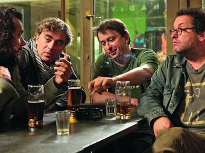 Polski film: komedie o tom, jak se čtveřice známých herců - Pavel Liška, Tomáš Matonoha, Marek Daniel a Josef Polášek - rozhodla natočit vzpomínky na léta studií na brněnské JAMU. 