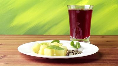 Na trhu se objevují džusy, marmelády, víno a další výrobky z černého jeřábu, tedy z arónie. 