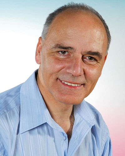Bývalý horník a současný spisovatel Jaroslav Gering publikuje romány napsané podle příběhů, které vyslechl od žen. 
